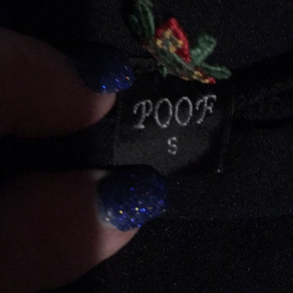 An itty bitty stretch skirt - poof - Picture 3 of 4